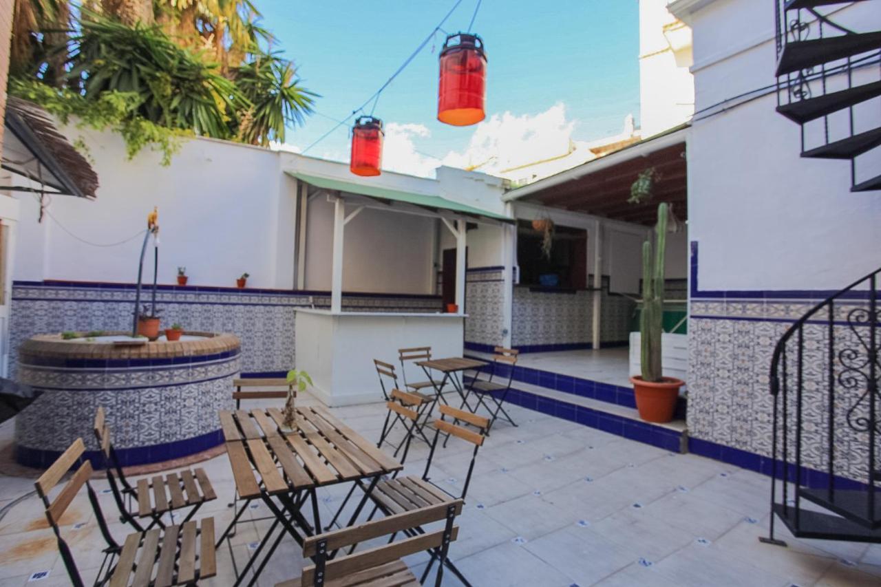 Barbatuke Bed & Bike Hostel Malaga Exterior photo