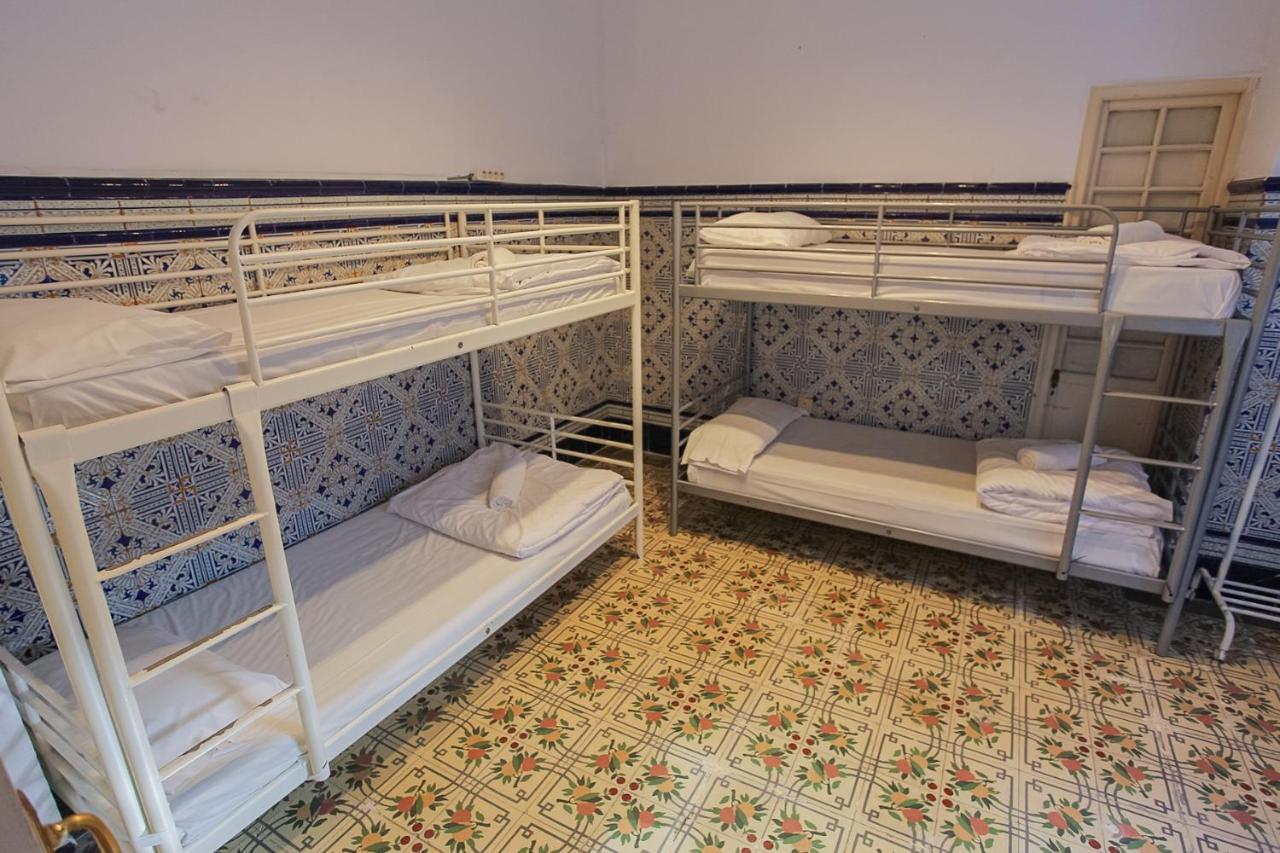 Barbatuke Bed & Bike Hostel Malaga Exterior photo